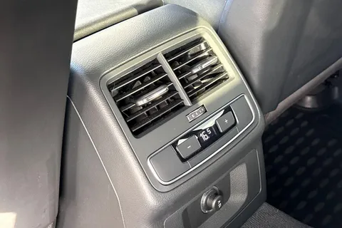 MJ19WNZ Audi A4 Avant 2.0 TFSI 40 Black Edition S Tronic Euro 6 (s/s) 5dr Thumbnail #32