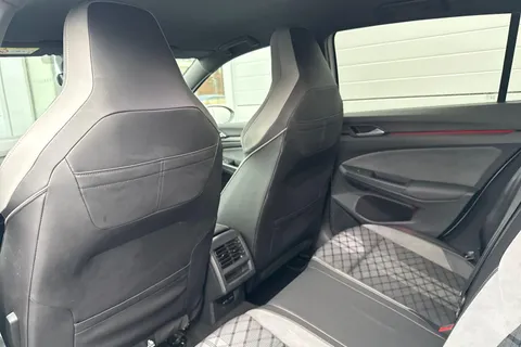 35 of 64 for Volkswagen Golf 1.5 TSI R-Line Euro 6 (s/s) 5dr