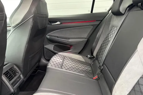 36 of 64 for Volkswagen Golf 1.5 TSI R-Line Euro 6 (s/s) 5dr