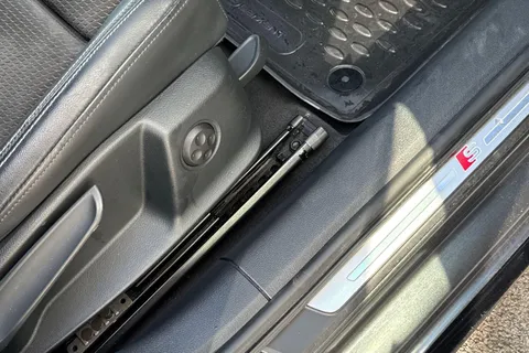 MJ19WNZ Audi A4 Avant 2.0 TFSI 40 Black Edition S Tronic Euro 6 (s/s) 5dr Thumbnail #38