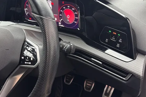 41 of 64 for Volkswagen Golf 1.5 TSI R-Line Euro 6 (s/s) 5dr