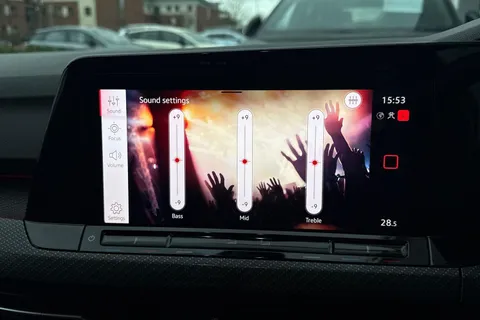 51 of 64 for Volkswagen Golf 1.5 TSI R-Line Euro 6 (s/s) 5dr