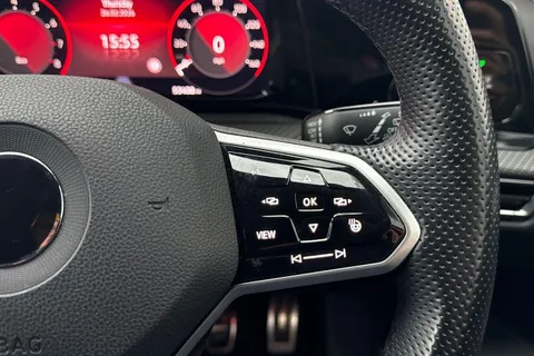 58 of 64 for Volkswagen Golf 1.5 TSI R-Line Euro 6 (s/s) 5dr