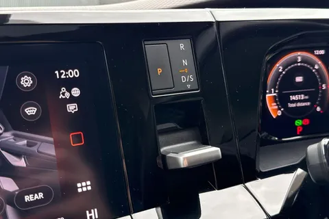 KY25RZG Volkswagen Multivan 2.0 TDI Style 5dr LWB DSG Thumbnail #20