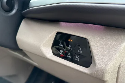 KY25RZG Volkswagen Multivan 2.0 TDI Style 5dr LWB DSG Thumbnail #30