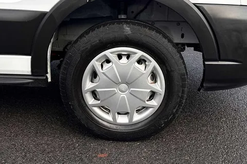 HK24ZXY Ford E-Transit LWB 135kW 68kWh H2 Leader Van Auto Thumbnail #7