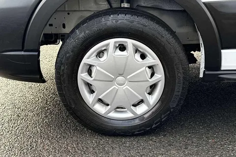 HK24ZXY Ford E-Transit LWB 135kW 68kWh H2 Leader Van Auto Thumbnail #23