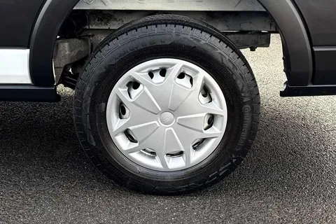 HK24ZXY Ford E-Transit LWB 135kW 68kWh H2 Leader Van Auto Thumbnail #24