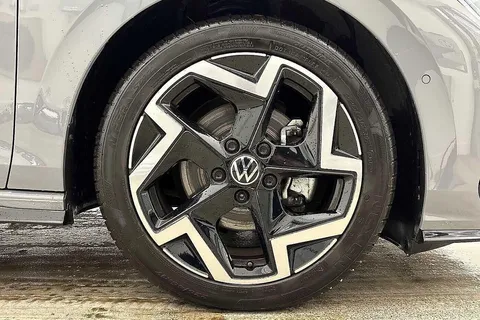 KM25LNH Volkswagen Golf 1.5 TSI 150 R-Line 5dr **TECH PACK** Thumbnail #5