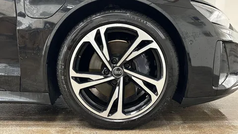 LP73KYE Audi e-tron GT 390kW Quattro 93kWh 4dr Auto Thumbnail #5