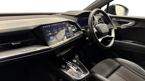 YS72XTR Audi Q4 e-tron Q4 Sportback S line 40 e-tron 150,00 kW Thumbnail #2