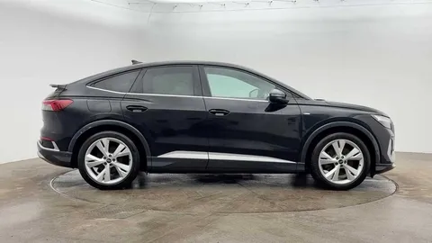 YS72XTR Audi Q4 e-tron Q4 Sportback S line 40 e-tron 150,00 kW Thumbnail #4