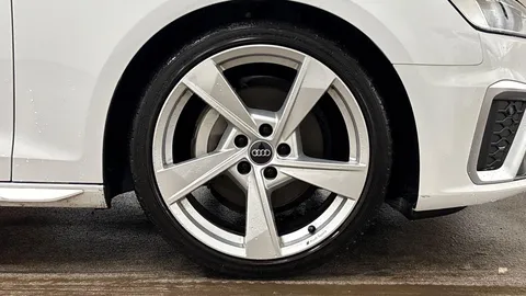 DL73AWH Audi A4 40 TFSI 204 S Line 5dr S Tronic Thumbnail #5