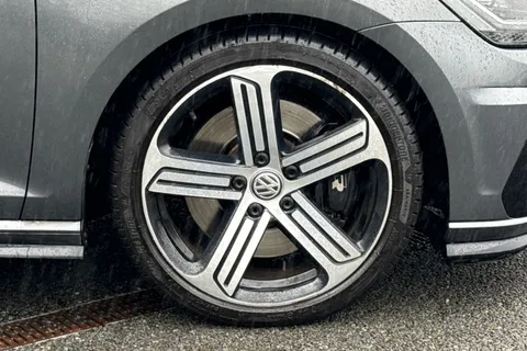 VO69NZM Volkswagen Golf 2.0 TSI R DSG 4Motion Euro 6 (s/s) 5dr Thumbnail #11
