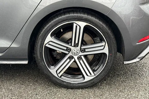 VO69NZM Volkswagen Golf 2.0 TSI R DSG 4Motion Euro 6 (s/s) 5dr Thumbnail #13