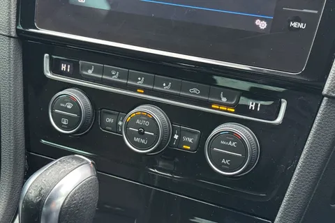 VO69NZM Volkswagen Golf 2.0 TSI R DSG 4Motion Euro 6 (s/s) 5dr Thumbnail #23