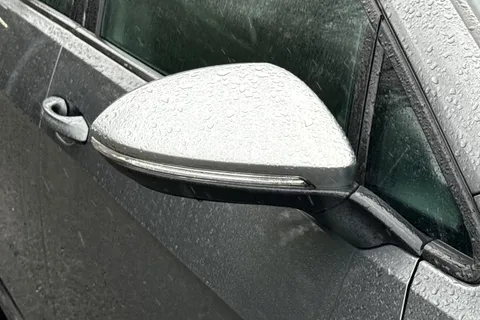 VO69NZM Volkswagen Golf 2.0 TSI R DSG 4Motion Euro 6 (s/s) 5dr Thumbnail #29