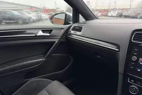 VO69NZM Volkswagen Golf 2.0 TSI R DSG 4Motion Euro 6 (s/s) 5dr Thumbnail #43