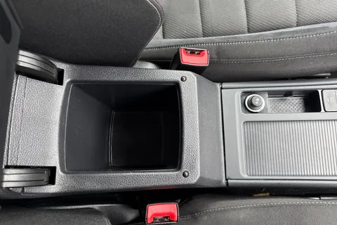 VO69NZM Volkswagen Golf 2.0 TSI R DSG 4Motion Euro 6 (s/s) 5dr Thumbnail #48