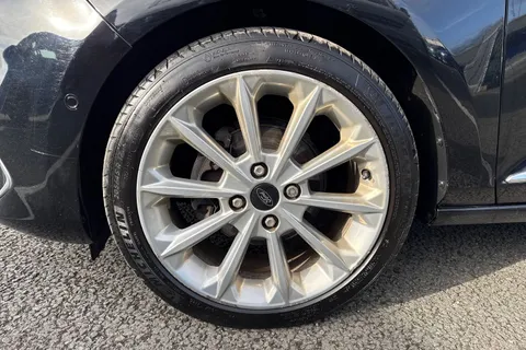 EA68CNN Ford Fiesta 1.0T EcoBoost Vignale Auto Euro 6 (s/s) 5dr Thumbnail #13