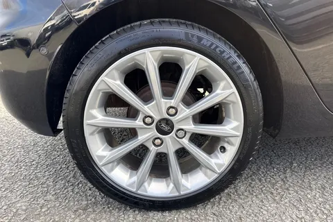 EA68CNN Ford Fiesta 1.0T EcoBoost Vignale Auto Euro 6 (s/s) 5dr Thumbnail #14