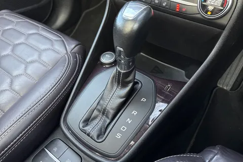 EA68CNN Ford Fiesta 1.0T EcoBoost Vignale Auto Euro 6 (s/s) 5dr Thumbnail #24