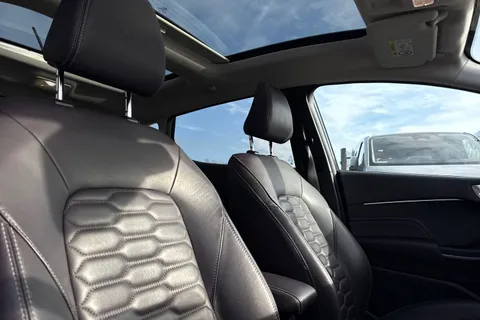 EA68CNN Ford Fiesta 1.0T EcoBoost Vignale Auto Euro 6 (s/s) 5dr Thumbnail #25