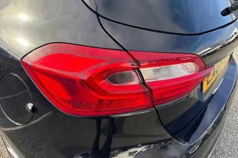 EA68CNN Ford Fiesta 1.0T EcoBoost Vignale Auto Euro 6 (s/s) 5dr Thumbnail #26