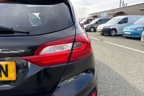 EA68CNN Ford Fiesta 1.0T EcoBoost Vignale Auto Euro 6 (s/s) 5dr Thumbnail #27