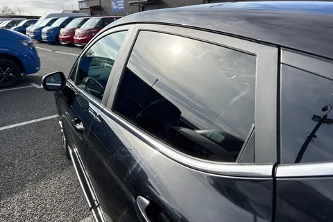 EA68CNN Ford Fiesta 1.0T EcoBoost Vignale Auto Euro 6 (s/s) 5dr Thumbnail #34