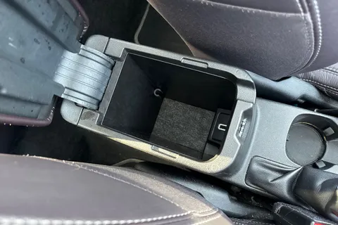 EA68CNN Ford Fiesta 1.0T EcoBoost Vignale Auto Euro 6 (s/s) 5dr Thumbnail #41