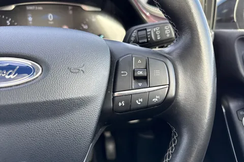EA68CNN Ford Fiesta 1.0T EcoBoost Vignale Auto Euro 6 (s/s) 5dr Thumbnail #44