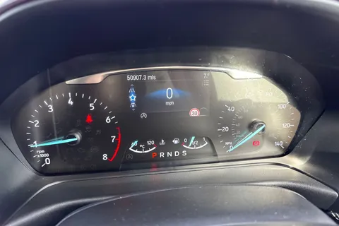 EA68CNN Ford Fiesta 1.0T EcoBoost Vignale Auto Euro 6 (s/s) 5dr Thumbnail #45