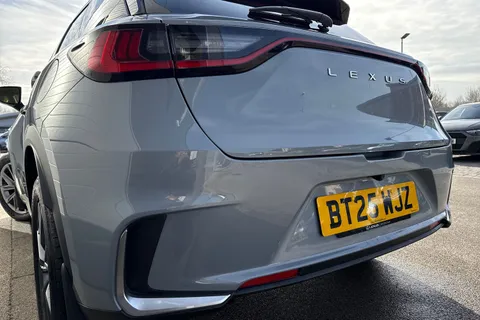 BT25WJZ Lexus Lbx 1.5 Premium Plus 5dr E-CVT Thumbnail #8