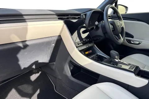 BT25WJZ Lexus Lbx 1.5 Premium Plus 5dr E-CVT Thumbnail #15