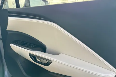 BT25WJZ Lexus Lbx 1.5 Premium Plus 5dr E-CVT Thumbnail #21