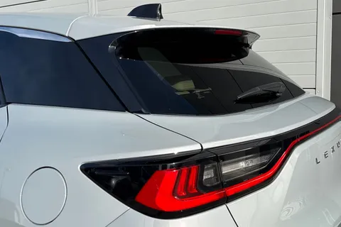 BT25WJZ Lexus Lbx 1.5 Premium Plus 5dr E-CVT Thumbnail #32