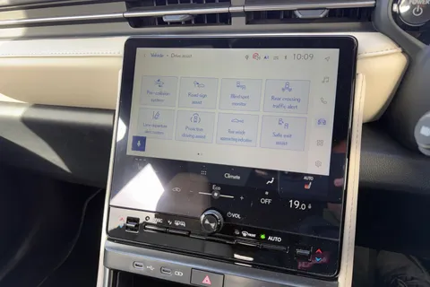 BT25WJZ Lexus Lbx 1.5 Premium Plus 5dr E-CVT Thumbnail #45