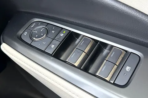 BT25WJZ Lexus Lbx 1.5 Premium Plus 5dr E-CVT Thumbnail #54