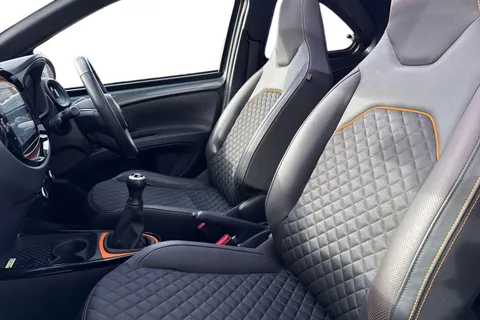 WU72YBO Toyota Aygo X 1.0 VVT-i Limited Edition (Canvas Roof) Euro 6 (s/s) 5dr Thumbnail #16