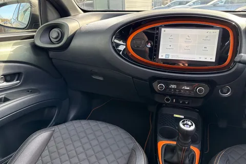 WU72YBO Toyota Aygo X 1.0 VVT-i Limited Edition (Canvas Roof) Euro 6 (s/s) 5dr Thumbnail #20