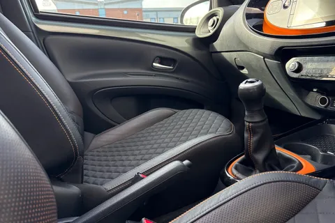 WU72YBO Toyota Aygo X 1.0 VVT-i Limited Edition (Canvas Roof) Euro 6 (s/s) 5dr Thumbnail #43