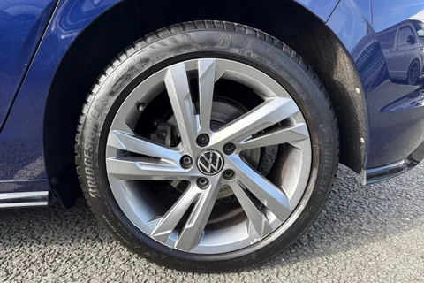 DG73KOA Volkswagen Golf 1.5 TSI 150 R-Line 5dr ⭐1 Year VW Warranty ⭐ Thumbnail #12