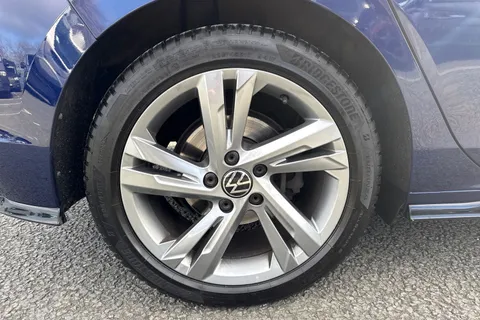 DG73KOA Volkswagen Golf 1.5 TSI 150 R-Line 5dr ⭐1 Year VW Warranty ⭐ Thumbnail #14