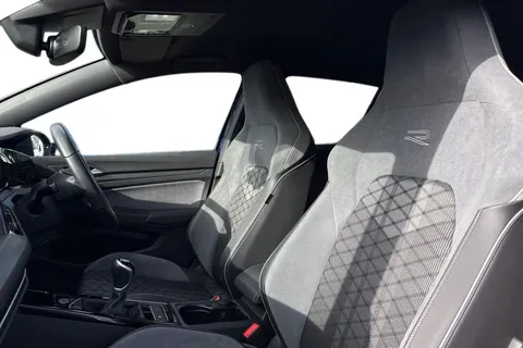 DG73KOA Volkswagen Golf 1.5 TSI 150 R-Line 5dr ⭐1 Year VW Warranty ⭐ Thumbnail #17