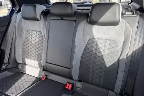 DG73KOA Volkswagen Golf 1.5 TSI 150 R-Line 5dr ⭐1 Year VW Warranty ⭐ Thumbnail #20