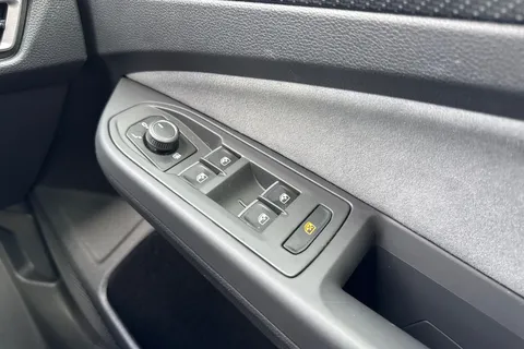 DG73KOA Volkswagen Golf 1.5 TSI 150 R-Line 5dr ⭐1 Year VW Warranty ⭐ Thumbnail #22