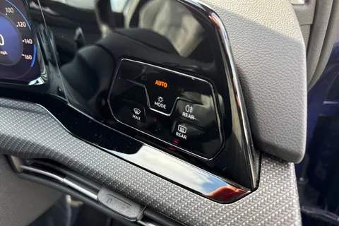 DG73KOA Volkswagen Golf 1.5 TSI 150 R-Line 5dr ⭐1 Year VW Warranty ⭐ Thumbnail #38