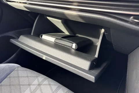 DG73KOA Volkswagen Golf 1.5 TSI 150 R-Line 5dr ⭐1 Year VW Warranty ⭐ Thumbnail #43