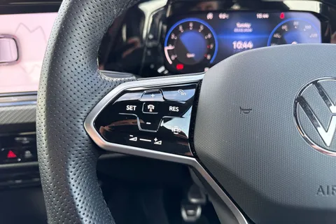 DG73KOA Volkswagen Golf 1.5 TSI 150 R-Line 5dr ⭐1 Year VW Warranty ⭐ Thumbnail #45